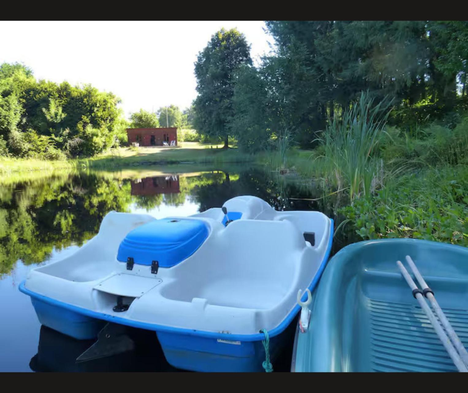 Cabane Limousine Au Bord D'Un Etang Bonnac-la-Côte Esterno foto